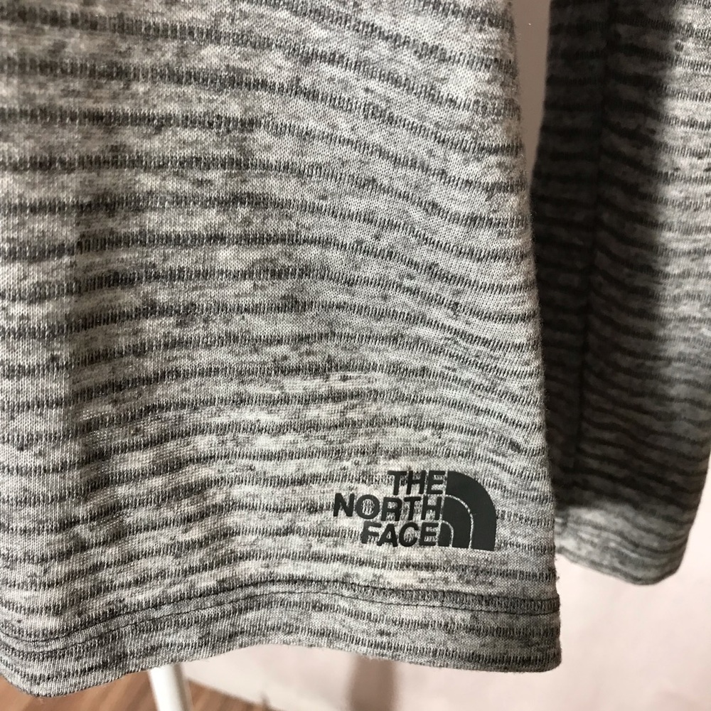 North Face Long Sleeve Shirt - Picture 3 of 7